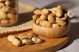 بادام زمینی خام یا بادام زمینی بو داده؟